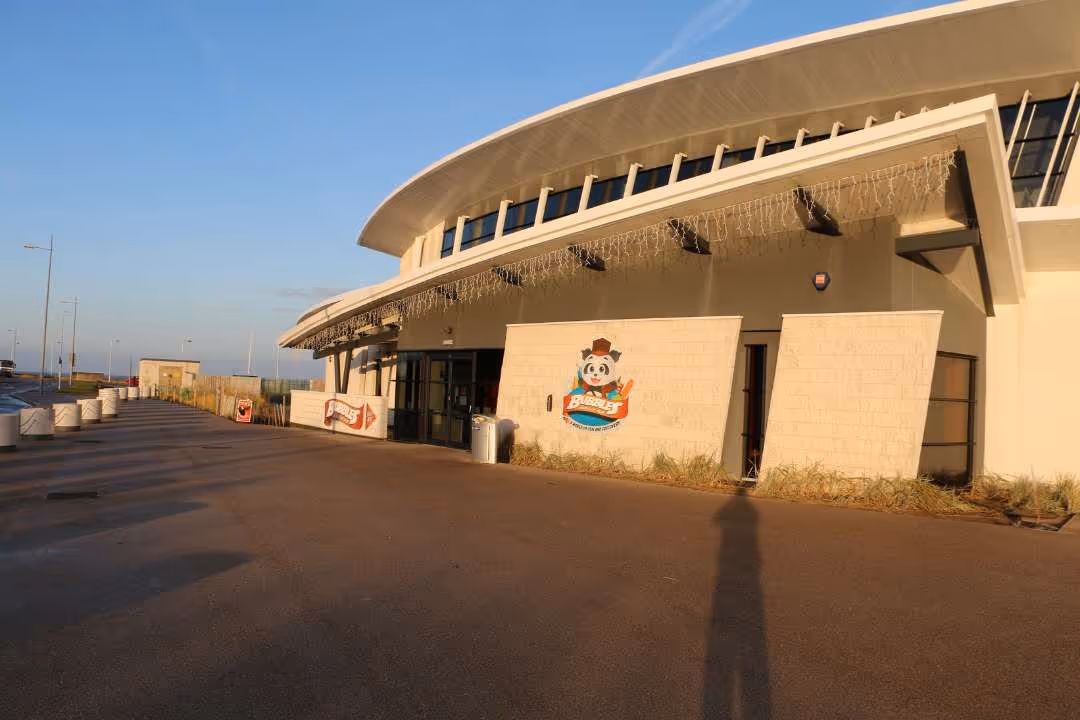 External image showing Bubbles World of Play building, Marine Point, New Brighton, Wirral CH45 2HZ